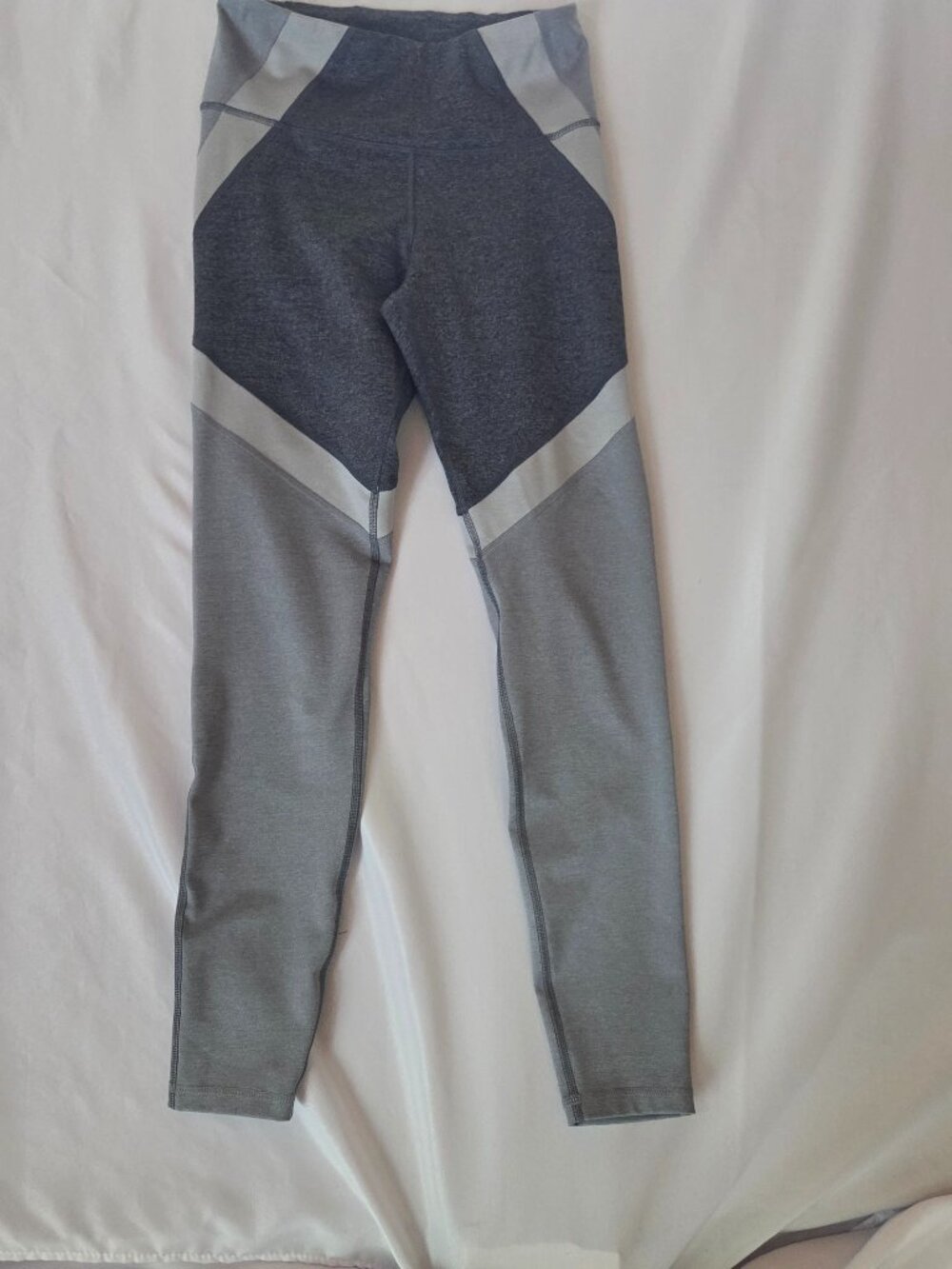 Old Navy Active Go-Dry Colorblock Leggings | Size Medium